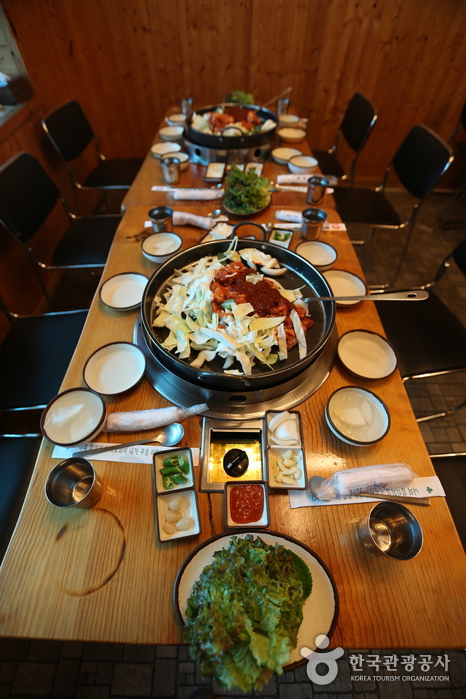 춘천명물닭갈비 여행 추천 - 로드트립