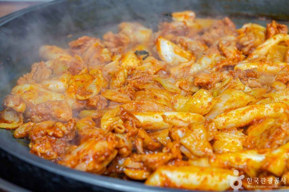우미닭갈비 본점 여행 추천 - 로드트립