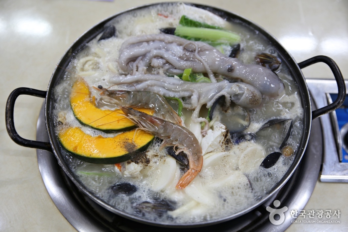 손수해물손칼국수 여행 추천 - 로드트립