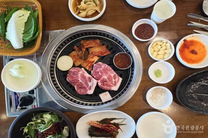 하영_흑돼지구이집_7_공공3유형.jpg