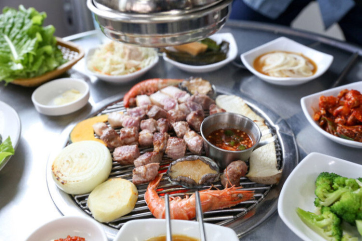 봉순이네흑돼지_1_공공3유형.jpg