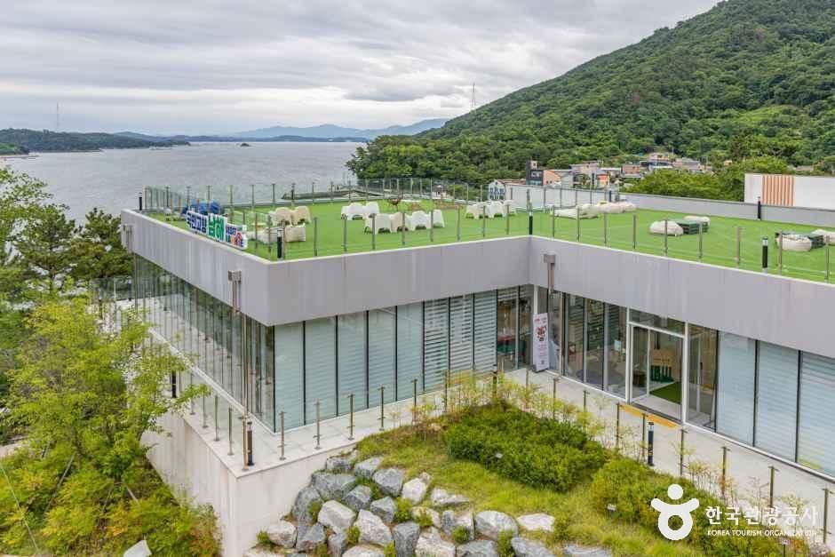 남해웰컴센터 여행 추천 - 로드트립