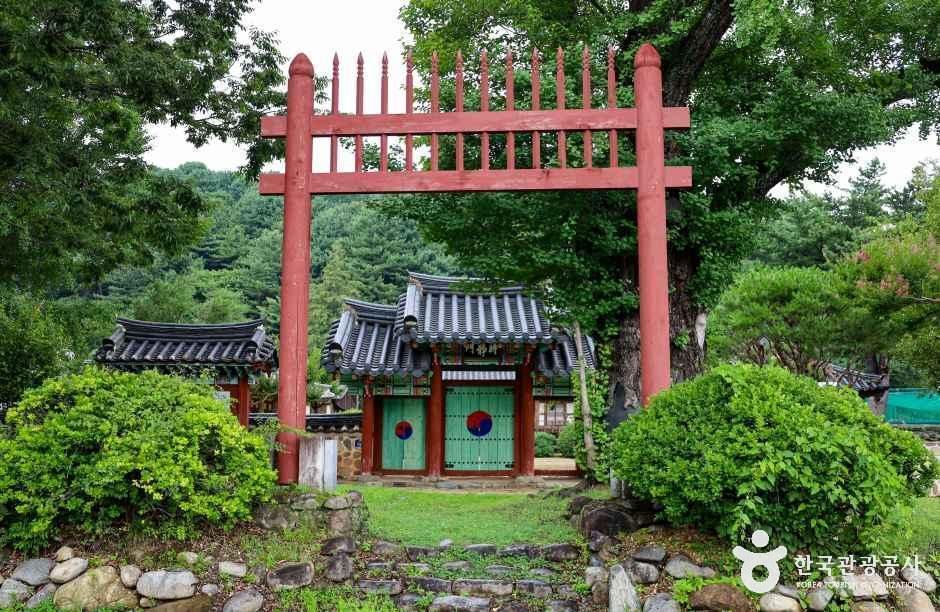 덕천서원(산청) 여행 추천 - 로드트립