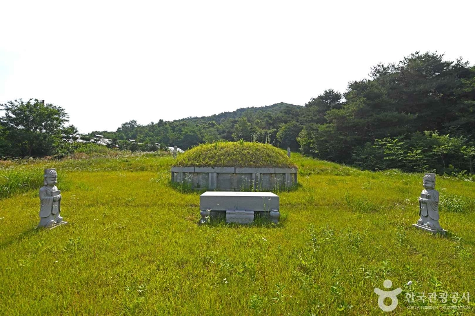 진천 이영남 묘소 여행 추천 - 로드트립