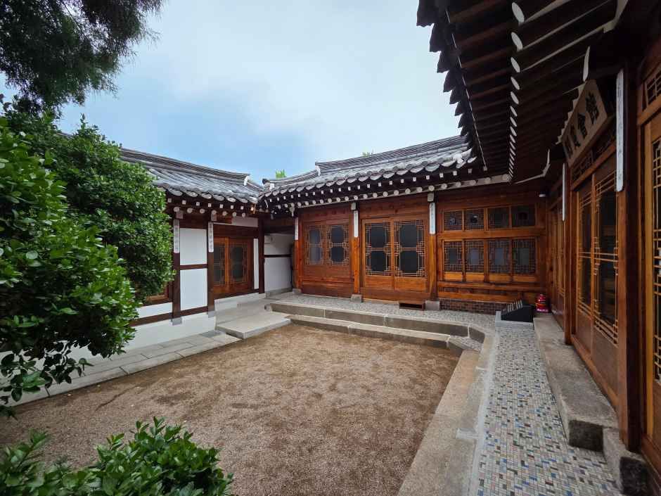 제헌국회전시관(제헌회관) 여행 추천 - 로드트립