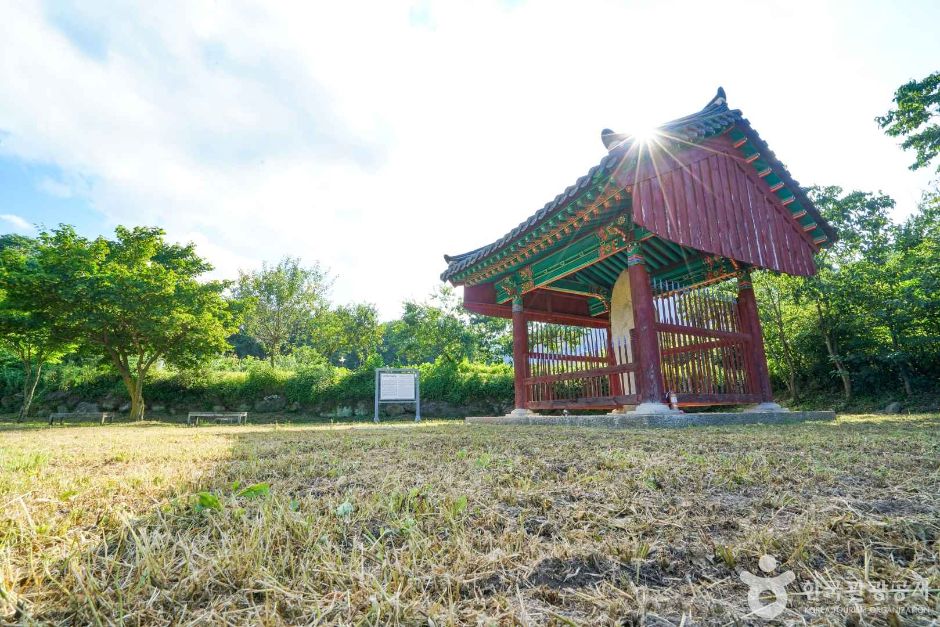 거창 강남사지 석조여래입상 여행 추천 - 로드트립