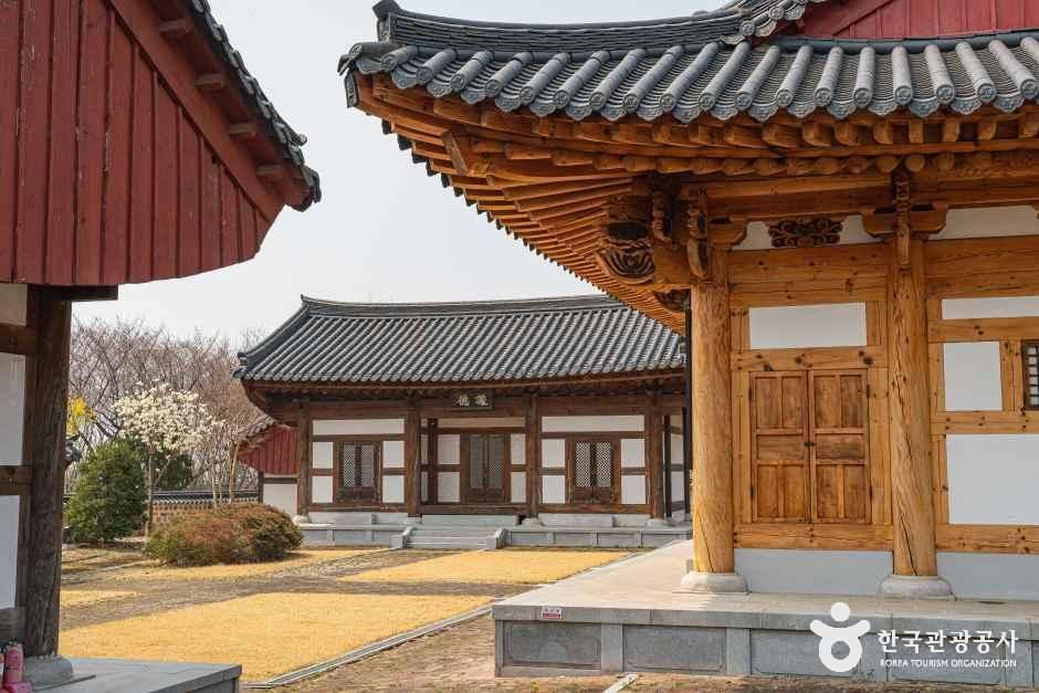 문창공영당 여행 추천 - 로드트립