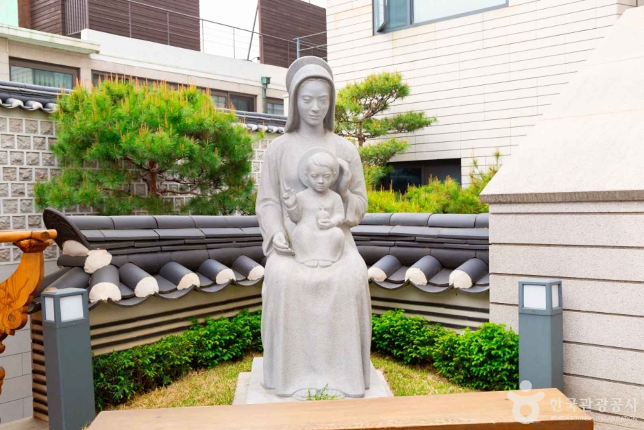 가회동성당 여행 추천 - 로드트립