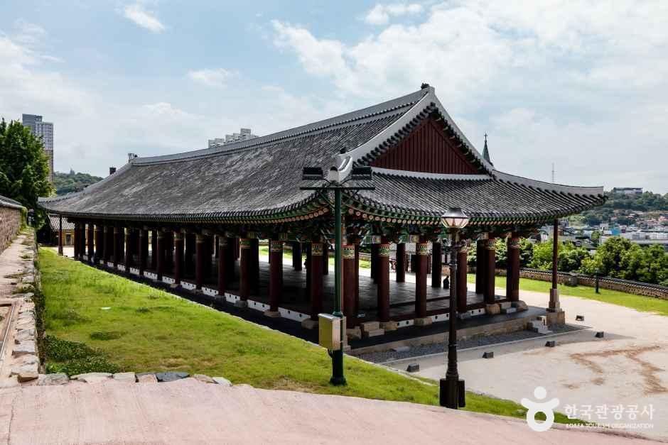 여수 진남관 여행 추천 - 로드트립