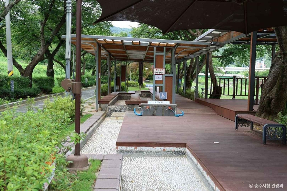 수안보온천 족욕길 여행 추천 - 로드트립