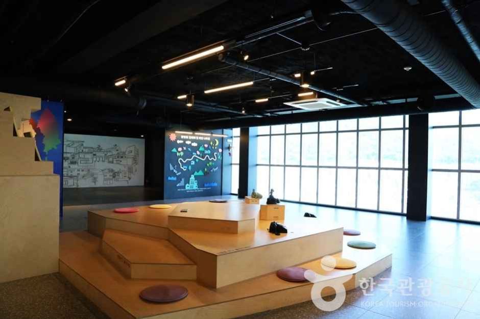 망양로 산복도로전시관 여행 추천 - 로드트립