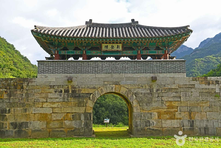 제천 덕주산성 여행 추천 - 로드트립