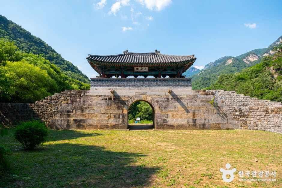 제천 덕주산성 여행 추천 - 로드트립