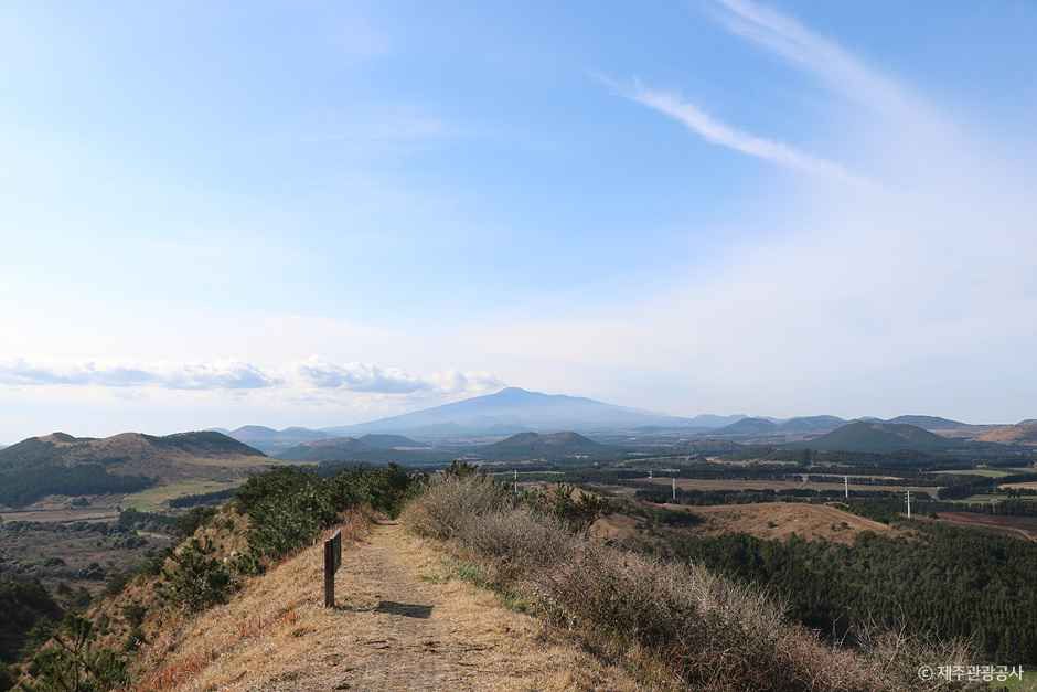 동검은이오름 여행 추천 - 로드트립