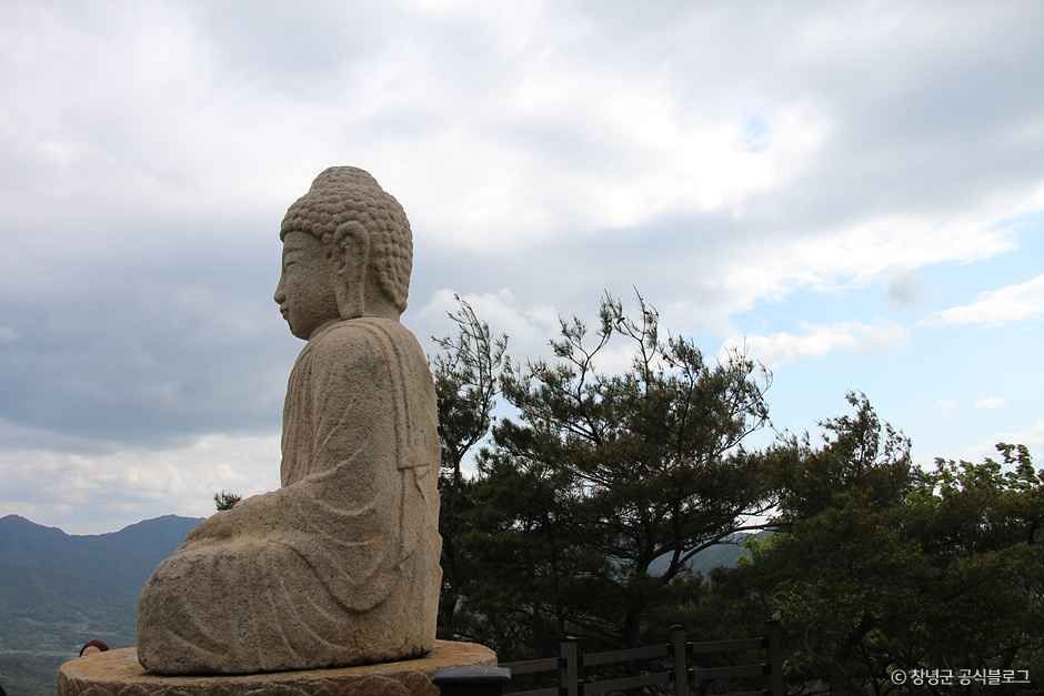 창녕 관룡사 용선대 석조여래좌상 여행 추천 - 로드트립