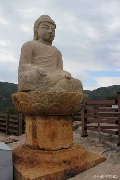 창녕 관룡사 용선대 석조여래좌상 여행 추천 - 로드트립