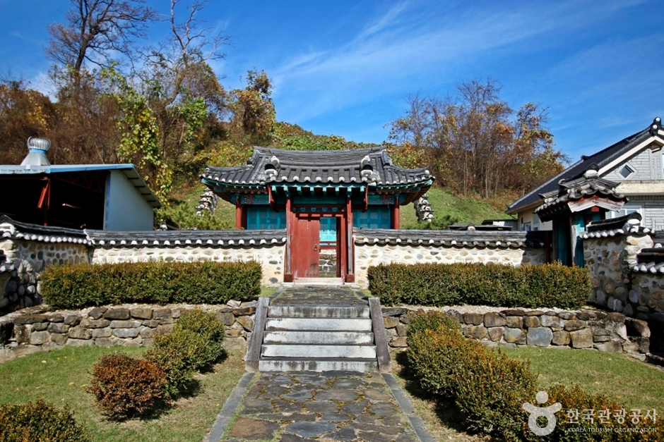 충주 박팽년 사당 여행 추천 - 로드트립