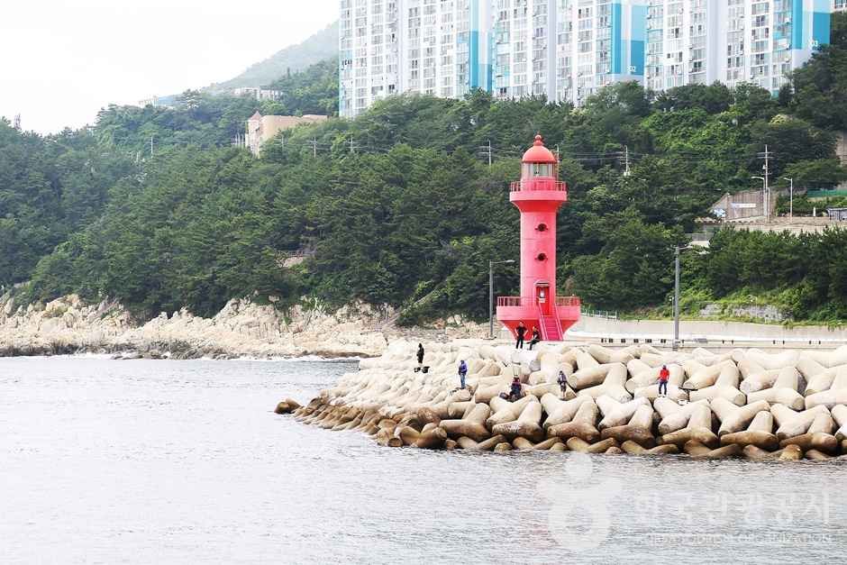 중리항 방파제 등대 여행 추천 - 로드트립
