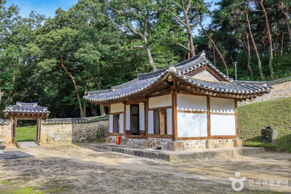 조선효종영릉재실 여행 추천 - 로드트립