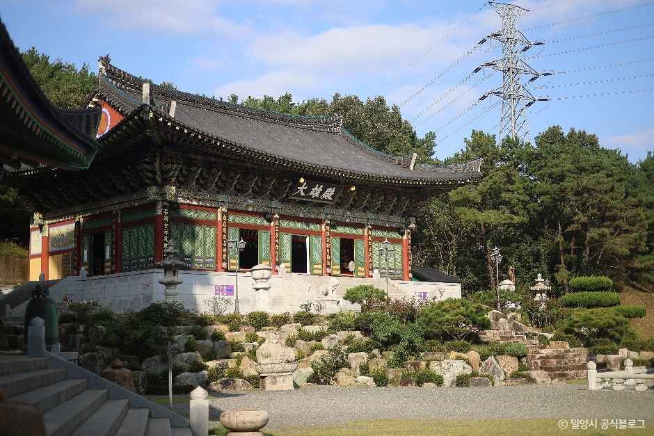 밀양 영산정사 여행 추천 - 로드트립