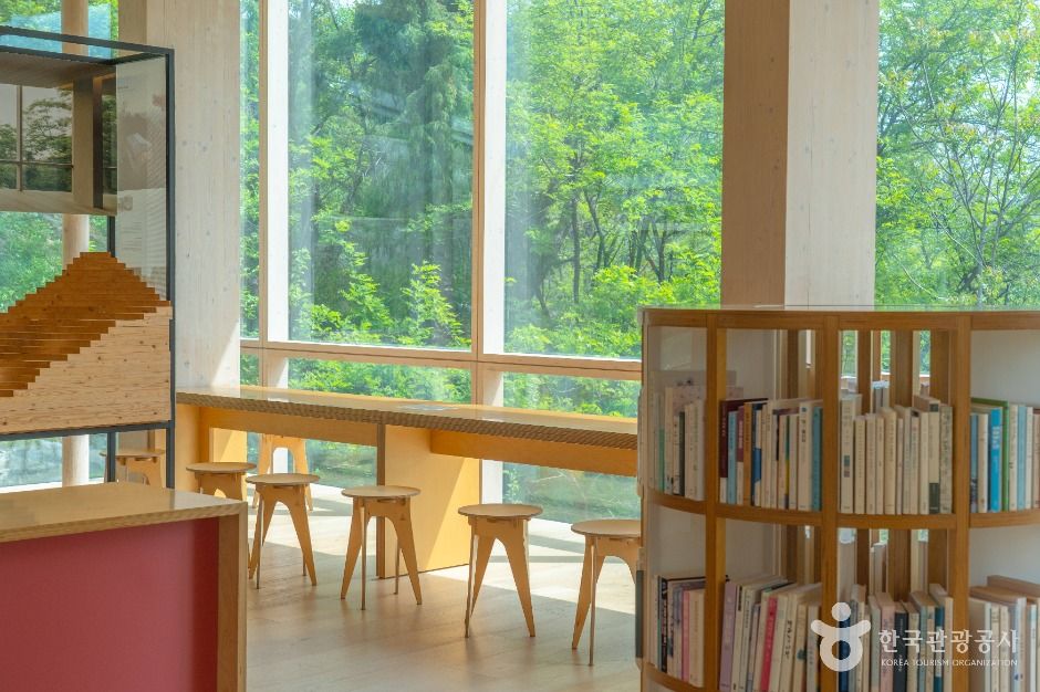 인왕산 숲속쉼터 여행 추천 - 로드트립