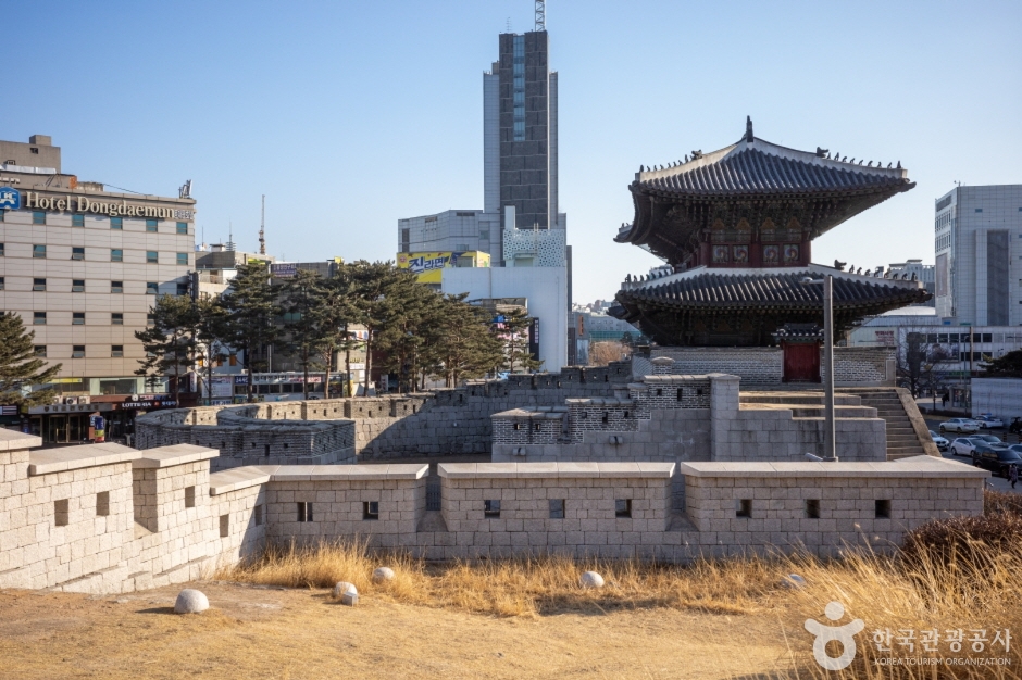 흥인지문공원 여행 추천 - 로드트립