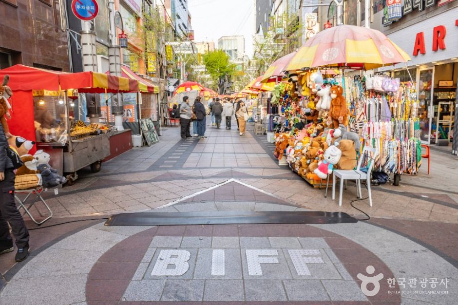 BIFF 광장 여행 추천 - 로드트립