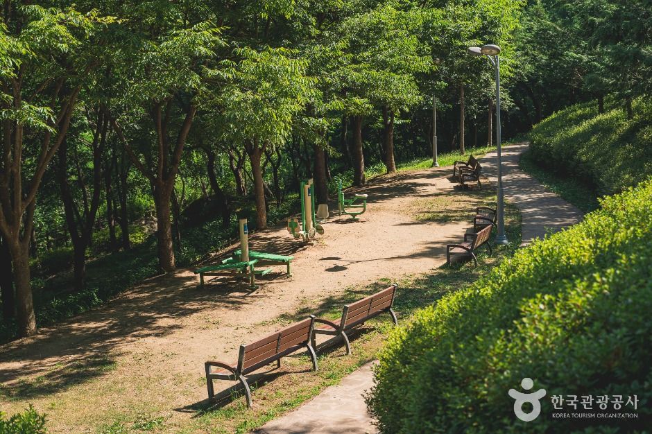 진밭골산림공원 여행 추천 - 로드트립