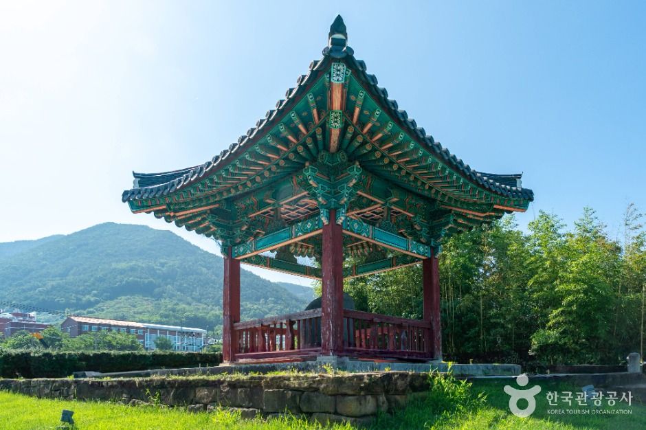 창녕 신라 진흥왕 척경비 여행 추천 - 로드트립
