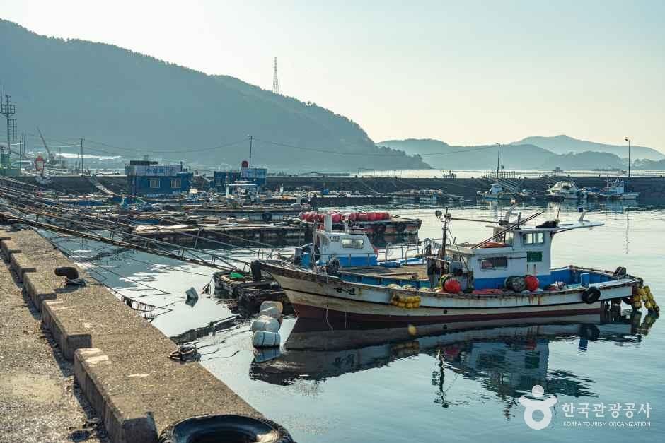 거제 어구낚시마을 여행 추천 - 로드트립