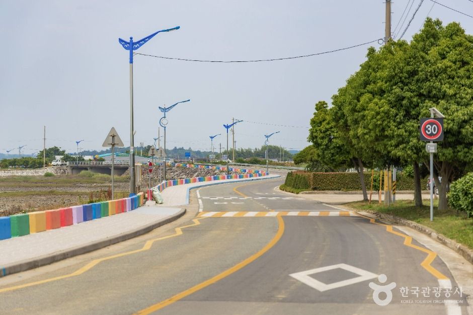 무지갯빛 해안도로 여행 추천 - 로드트립