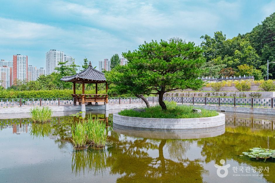 송산사지근린공원 여행 추천 - 로드트립