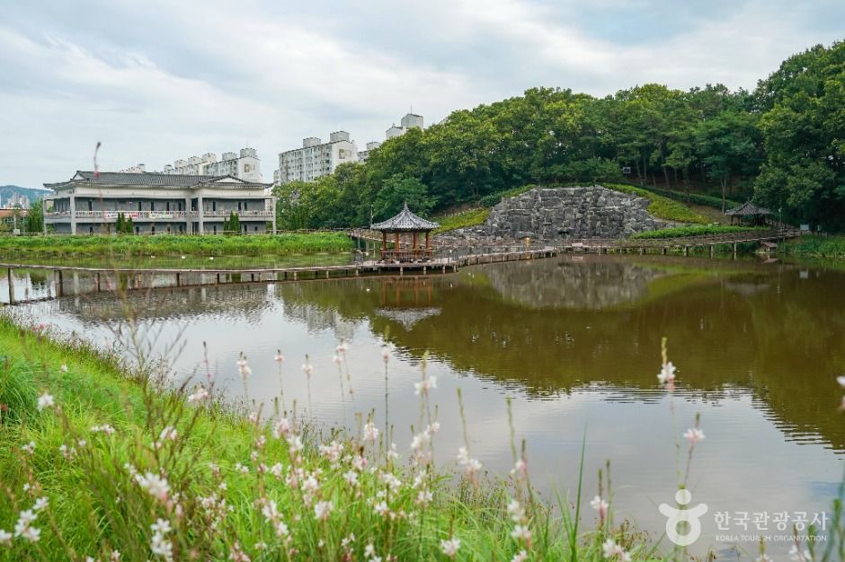 운암지 수변공원 여행 추천 - 로드트립