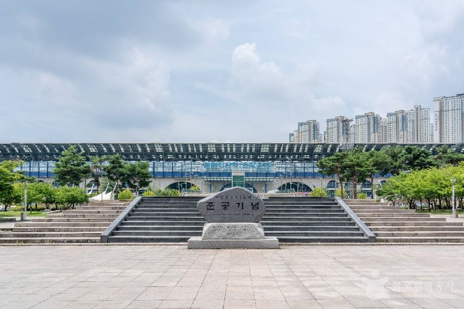 천안아산역 동광장 여행 추천 - 로드트립