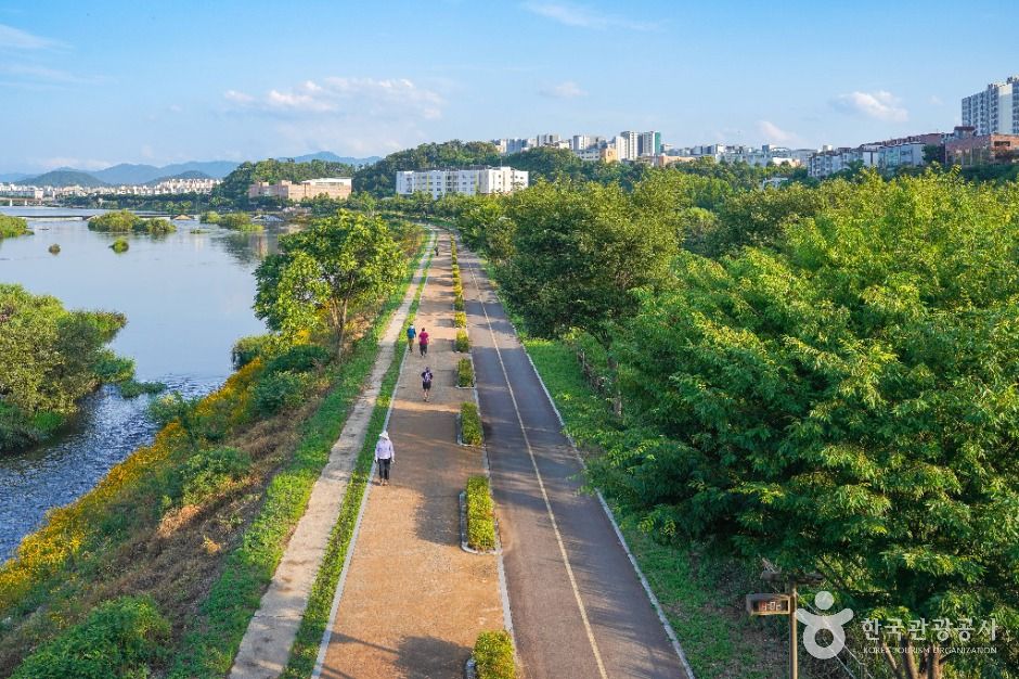 공항교강변공원 여행 추천 - 로드트립