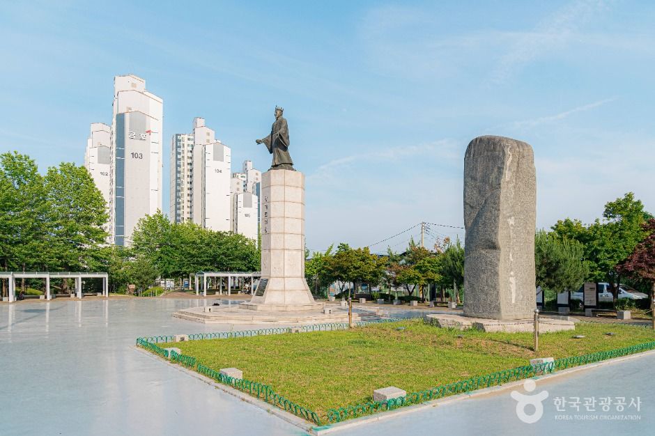 광개토태왕비&동상 여행 추천 - 로드트립