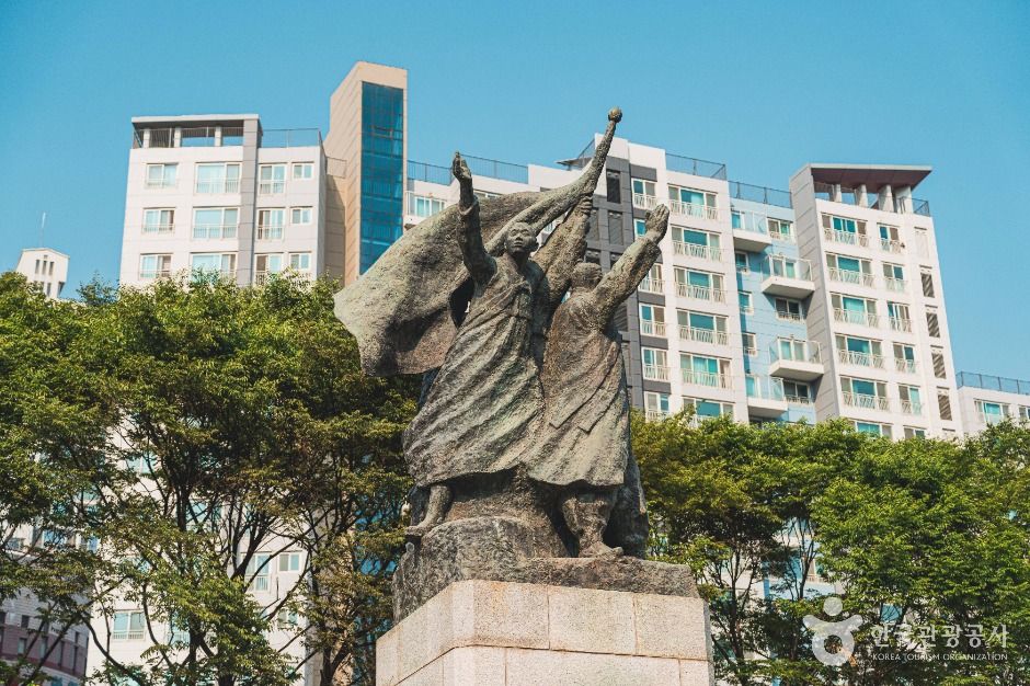 3.1독립선언기념탑 여행 추천 - 로드트립