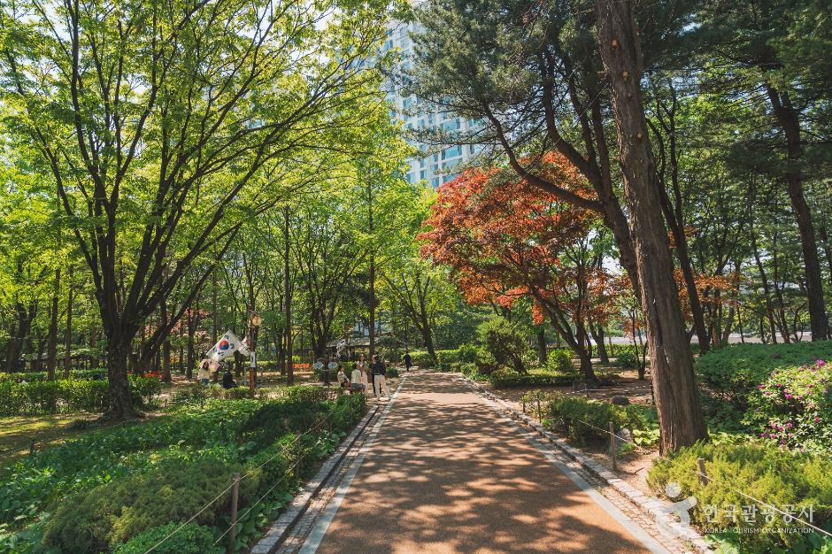 도산공원 여행 추천 - 로드트립