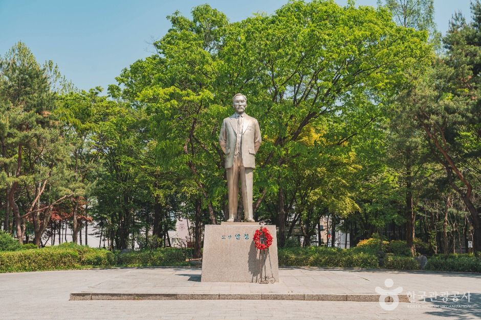 도산공원 여행 추천 - 로드트립
