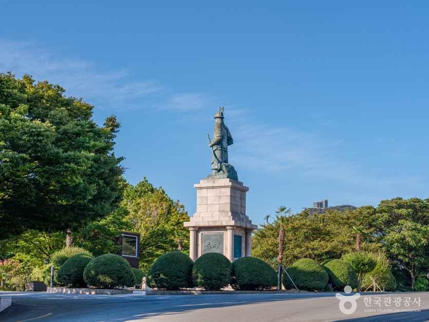 용두산공원 여행 추천 - 로드트립