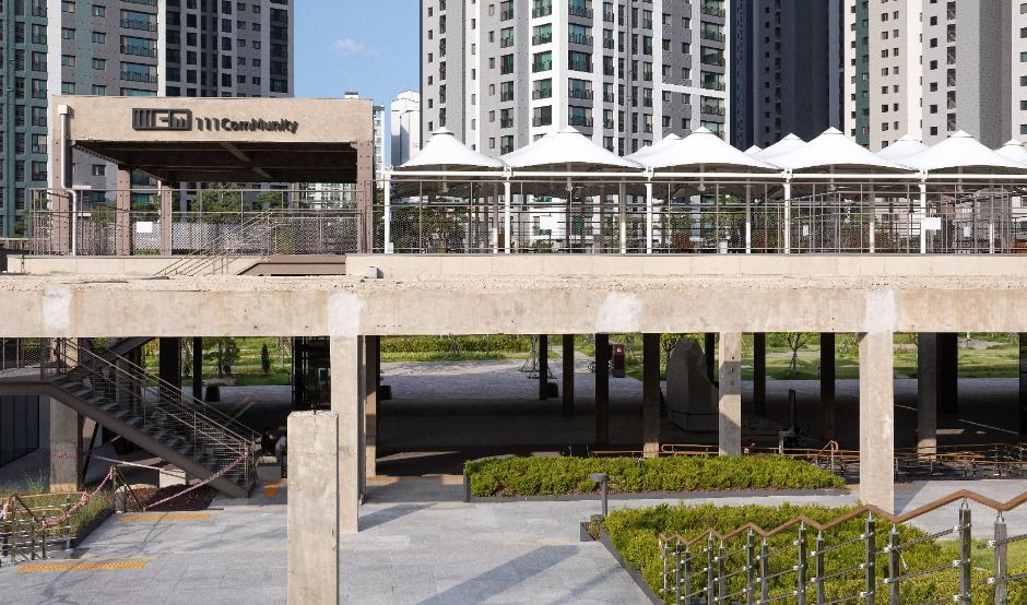 복합문화공간 111씨엠(111CM) 여행 추천 - 로드트립