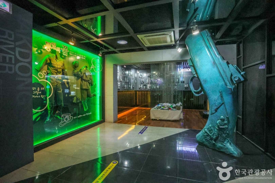 낙동강승전기념관 여행 추천 - 로드트립