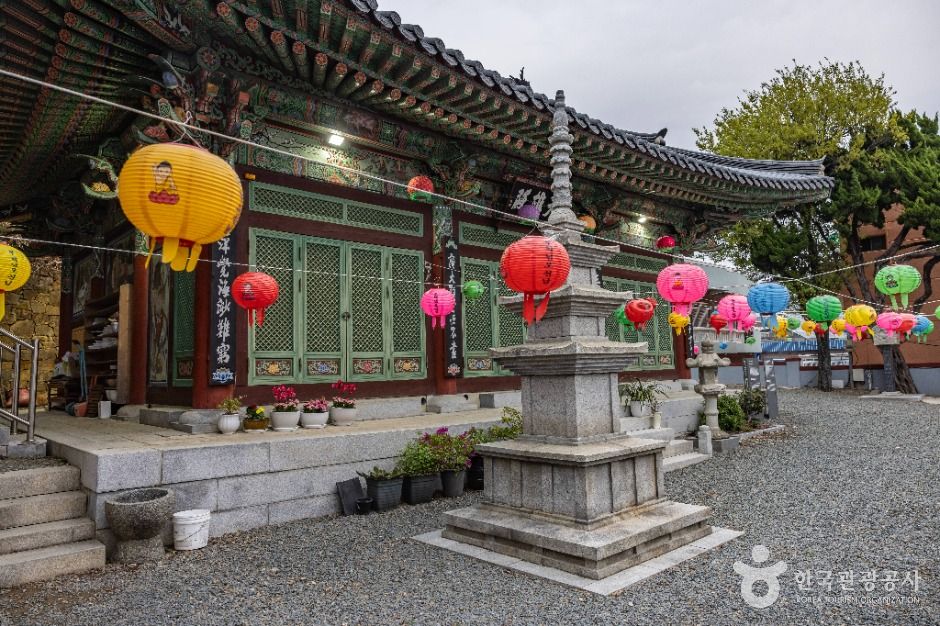 연등사(부산) 여행 추천 - 로드트립