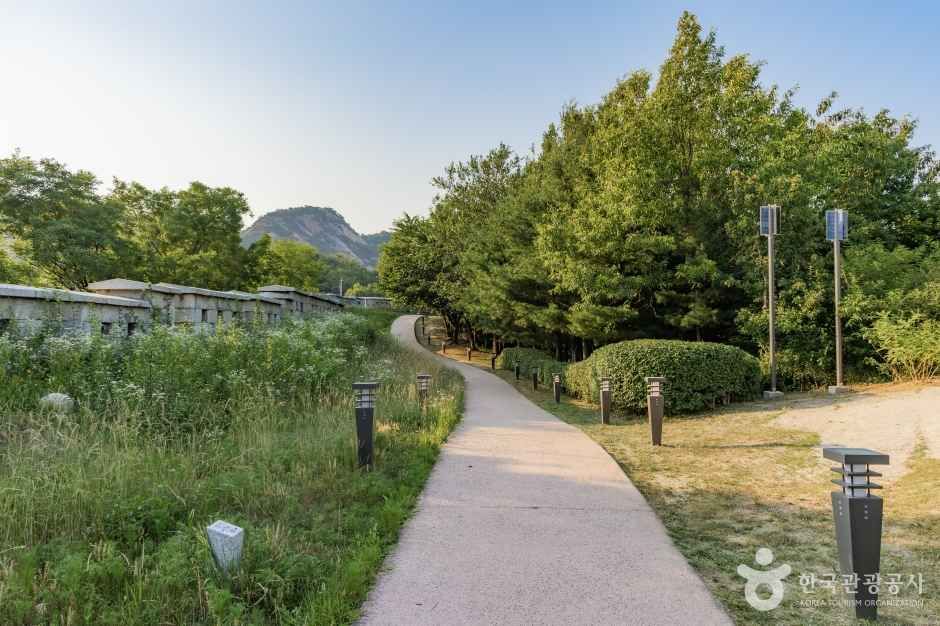 인왕산 여행 추천 - 로드트립