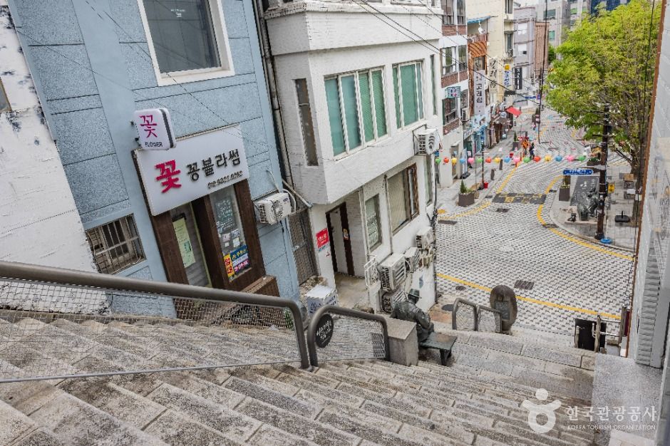 40계단 문화관광테마거리 여행 추천 - 로드트립