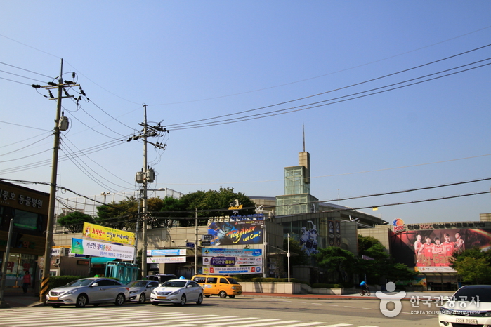 안양종합운동장수영장 여행 추천 - 로드트립