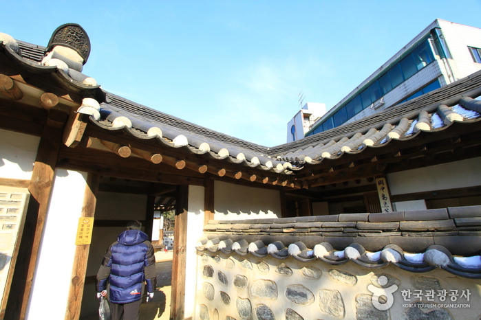 삼청동오위장김춘영가옥 여행 추천 - 로드트립