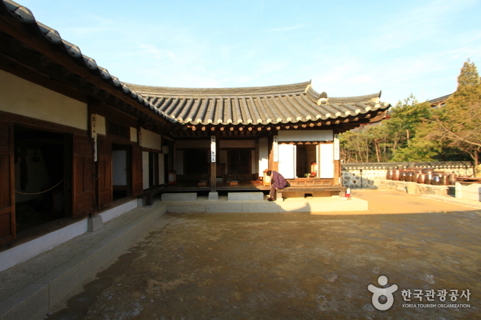 삼청동오위장김춘영가옥 여행 추천 - 로드트립