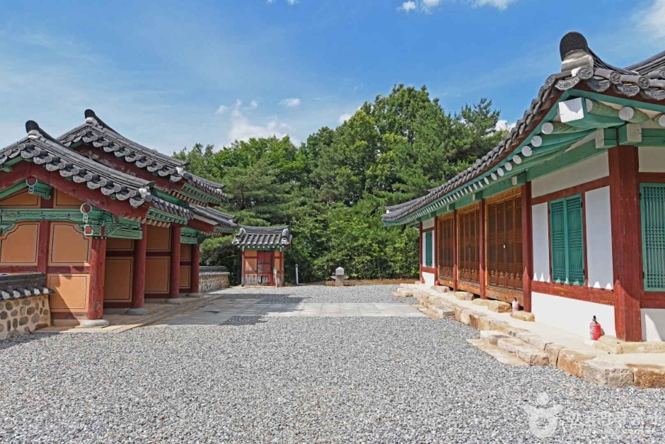화암서원(괴산) 여행 추천 - 로드트립