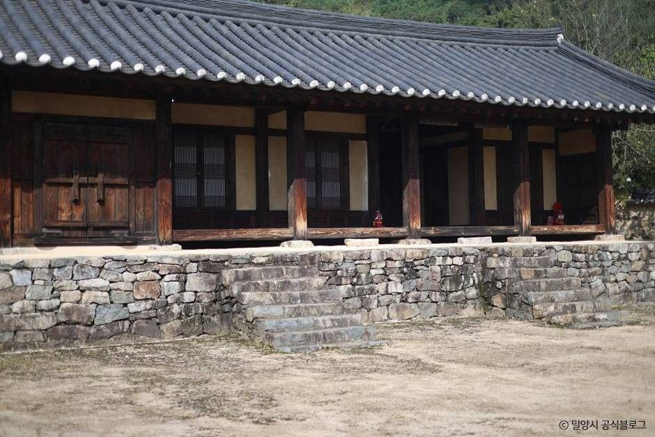 사명대사 생가지 여행 추천 - 로드트립